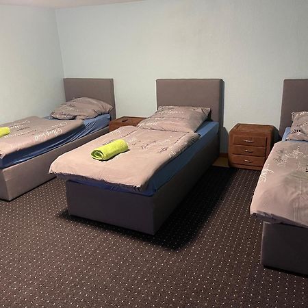 Chambre Avec 3 Lits Trier Exterior photo
